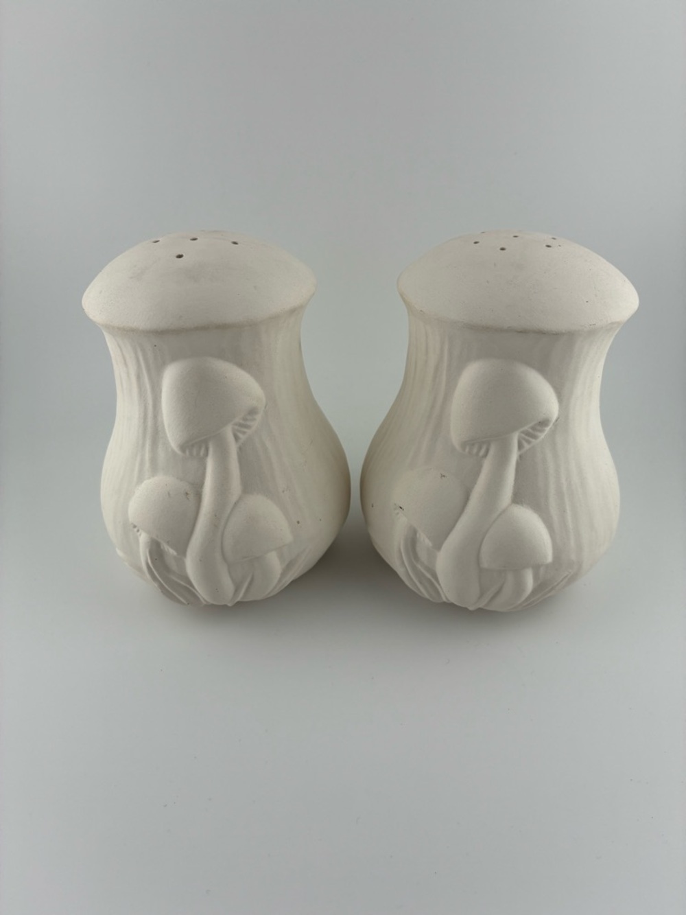 Vintage White paintable Ceramic‎ Mushroom Salt and Pepper Shakers - Set of 2